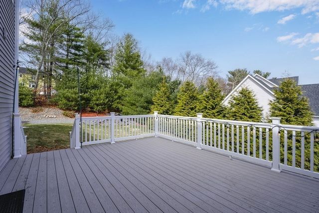 14 Longbrook Dr, Cumberland, RI 02864