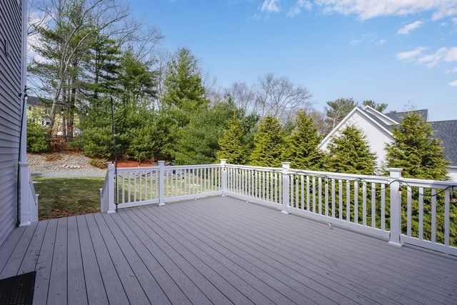 14 Longbrook Dr, Cumberland, RI 02864