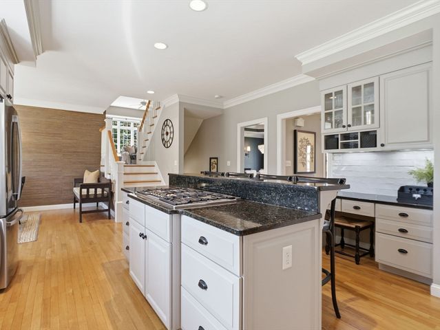 7 Rock O Dundee Rd, Andover, MA 01810