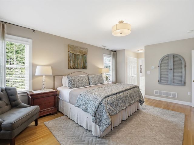 7 Rock O Dundee Rd, Andover, MA 01810