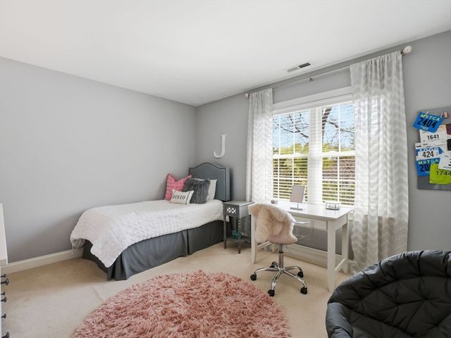 7 Rock O Dundee Rd, Andover, MA 01810