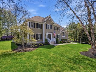 7 Rock O Dundee Rd, Andover, MA 01810