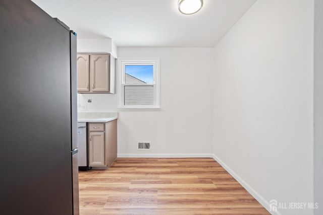 143 Summers Avenue, Piscataway, NJ 08854