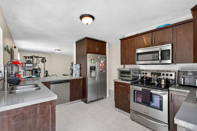 15530 SW 59th St, Miami, FL 33193