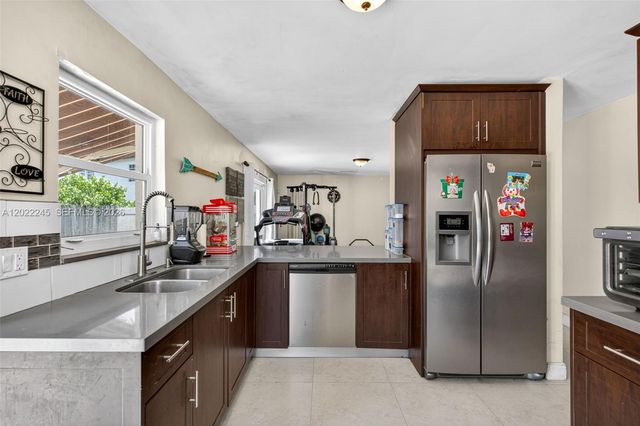 15530 SW 59th St, Miami, FL 33193