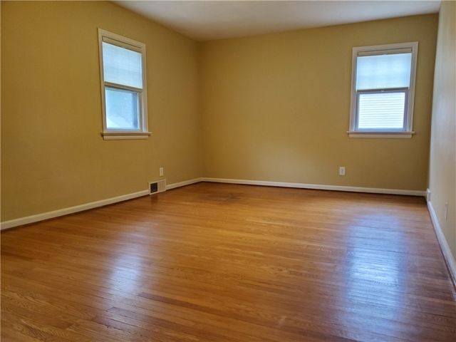 125 Sydenham Road, Irondequoit, NY 14609