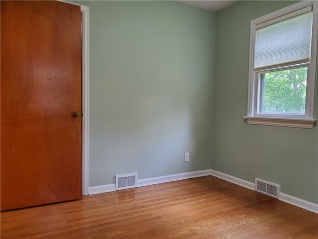 125 Sydenham Road, Irondequoit, NY 14609