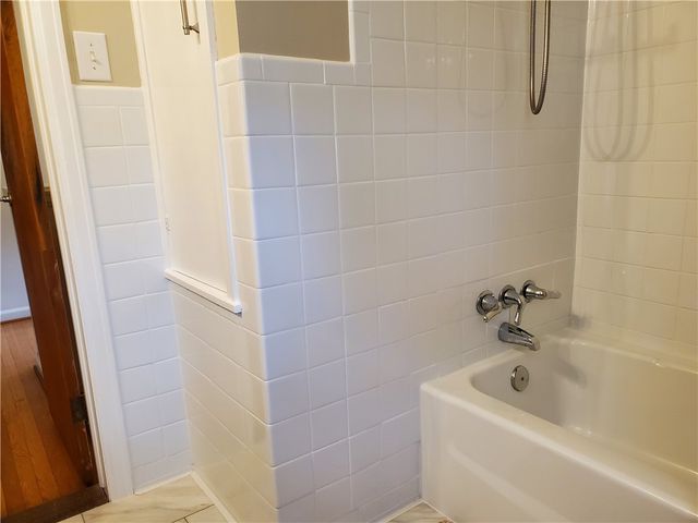 125 Sydenham Road, Irondequoit, NY 14609