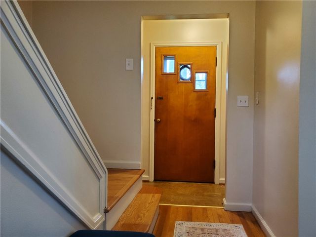 125 Sydenham Road, Irondequoit, NY 14609