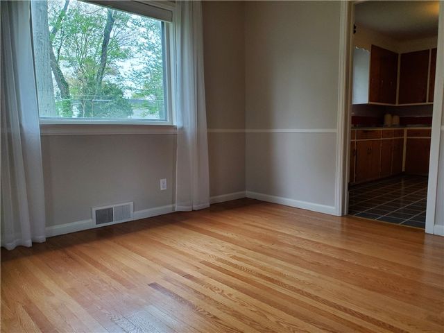 125 Sydenham Road, Irondequoit, NY 14609