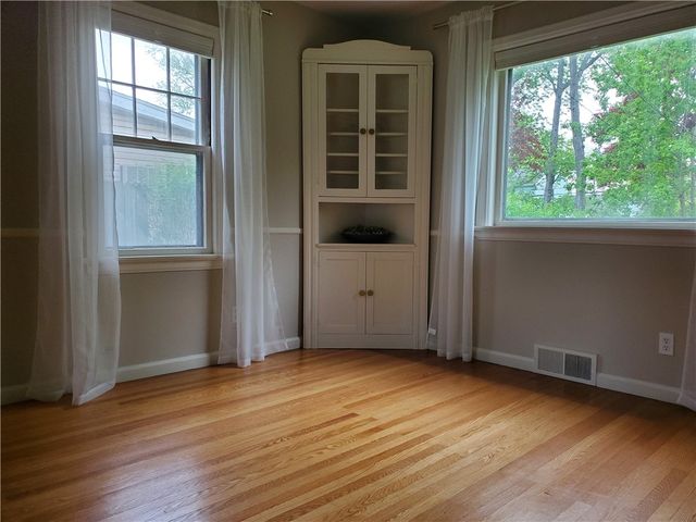 125 Sydenham Road, Irondequoit, NY 14609
