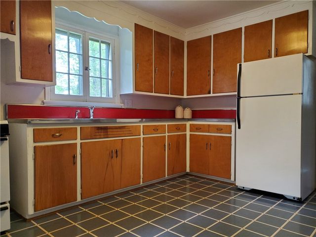 125 Sydenham Road, Irondequoit, NY 14609