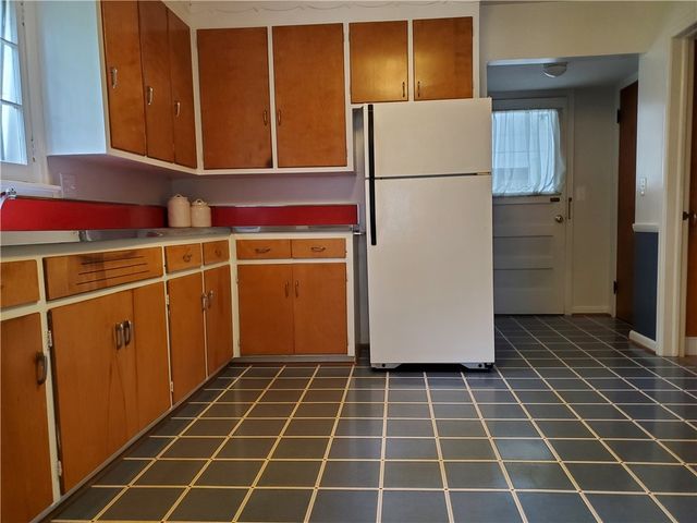 125 Sydenham Road, Irondequoit, NY 14609