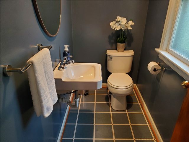 125 Sydenham Road, Irondequoit, NY 14609
