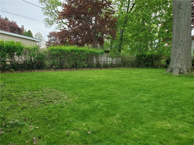 125 Sydenham Road, Irondequoit, NY 14609