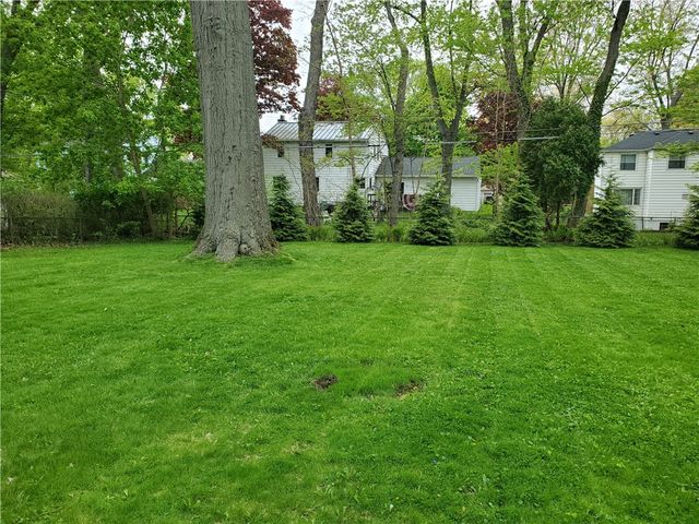 125 Sydenham Road, Irondequoit, NY 14609