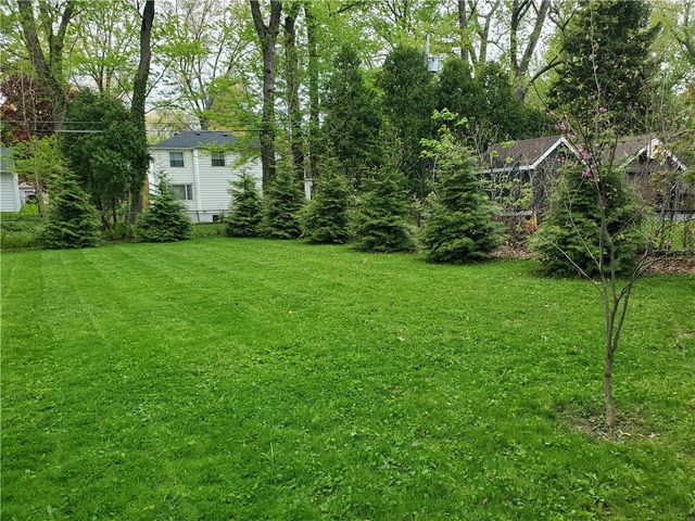 125 Sydenham Road, Irondequoit, NY 14609
