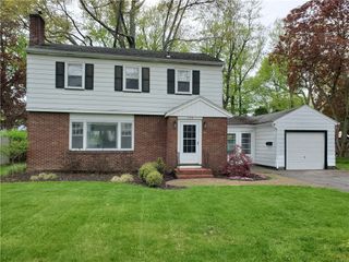 125 Sydenham Road, Irondequoit, NY 14609