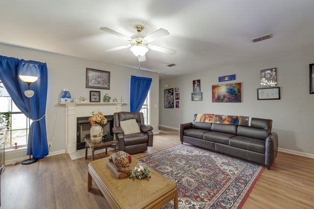 2214 River Rock Xing, Murfreesboro, TN 37128