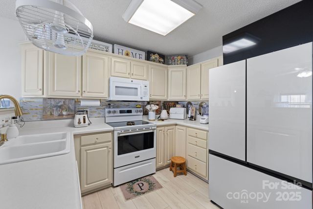 100 Lindsay Drive, Archdale, NC 27263