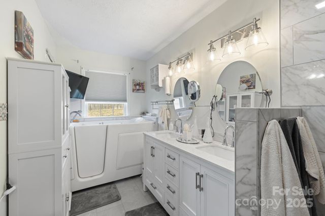 100 Lindsay Drive, Archdale, NC 27263