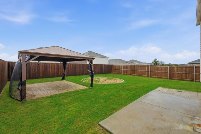 16036 Crews Avenue, Haslet, TX 76052