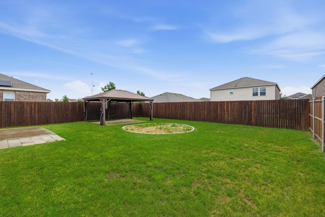 16036 Crews Avenue, Haslet, TX 76052