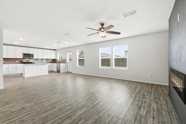 16036 Crews Avenue, Haslet, TX 76052