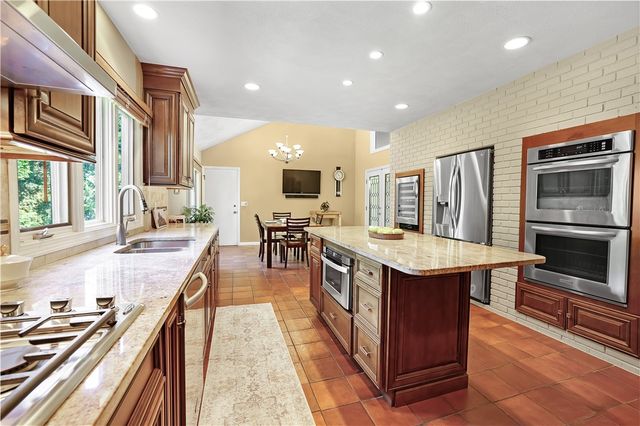 82 Mountain Laurel Drive, Cranston, RI 02920