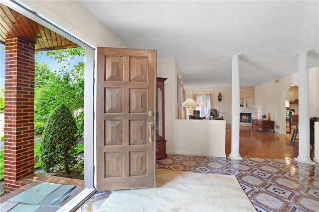 82 Mountain Laurel Drive, Cranston, RI 02920