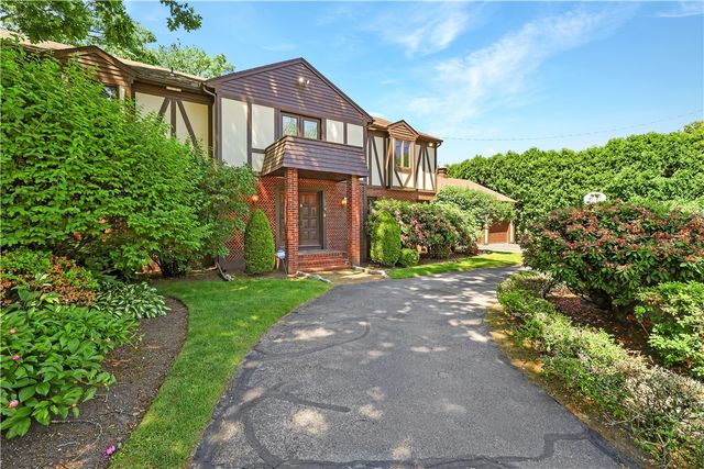 82 Mountain Laurel Drive, Cranston, RI 02920