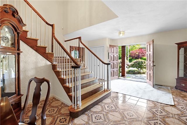 82 Mountain Laurel Drive, Cranston, RI 02920