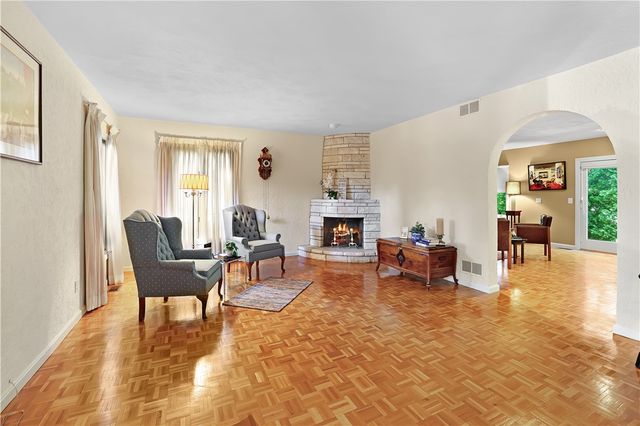 82 Mountain Laurel Drive, Cranston, RI 02920