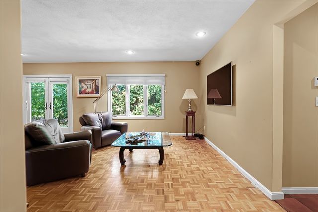 82 Mountain Laurel Drive, Cranston, RI 02920