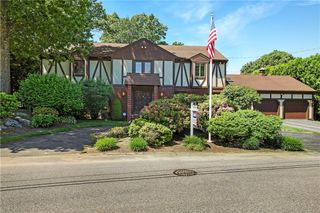 82 Mountain Laurel Drive, Cranston, RI 02920