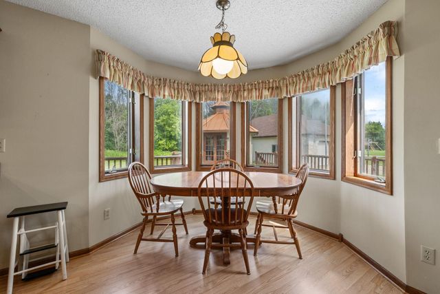 6 Lacosta Drive, Dellwood, MN 55110