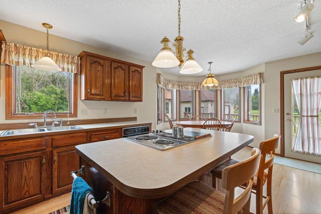 6 Lacosta Drive, Dellwood, MN 55110