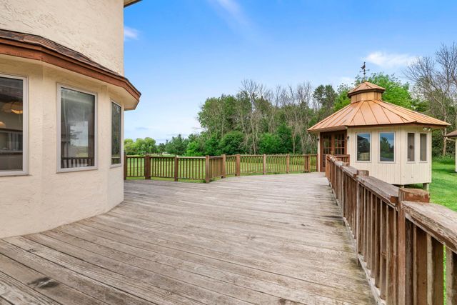 6 Lacosta Drive, Dellwood, MN 55110