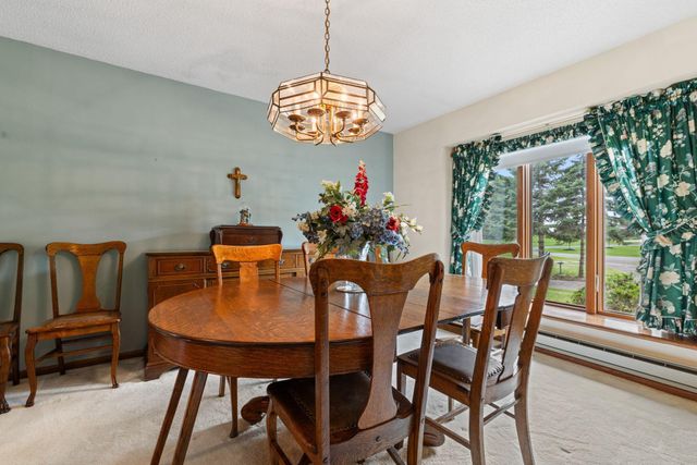 6 Lacosta Drive, Dellwood, MN 55110