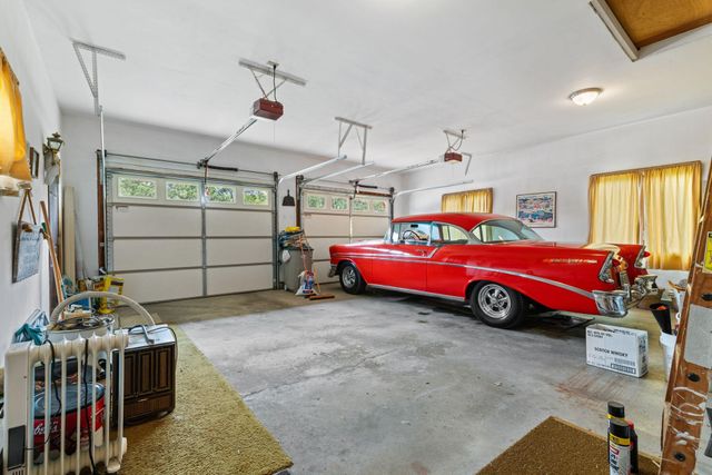 6 Lacosta Drive, Dellwood, MN 55110