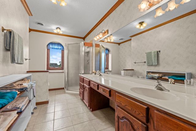 6 Lacosta Drive, Dellwood, MN 55110