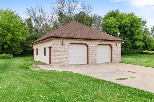6 Lacosta Drive, Dellwood, MN 55110