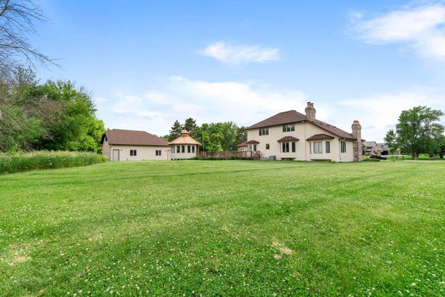 6 Lacosta Drive, Dellwood, MN 55110