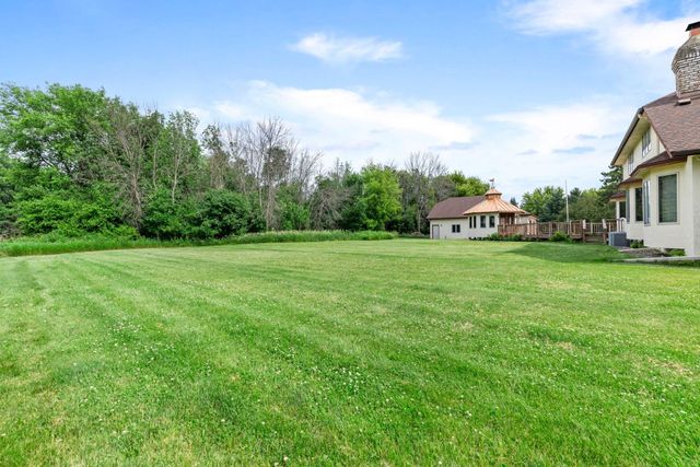 6 Lacosta Drive, Dellwood, MN 55110