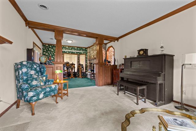 6 Lacosta Drive, Dellwood, MN 55110