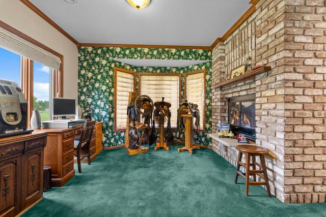 6 Lacosta Drive, Dellwood, MN 55110