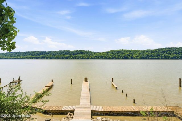 1222 Riverside Dr, Prospect, KY 40059
