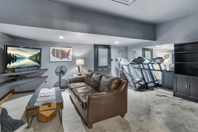 74 Blackstar Place, The Woodlands, TX 77382