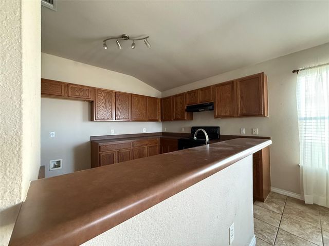 6301 Vida Nueva Ave, Del Valle, TX 78617