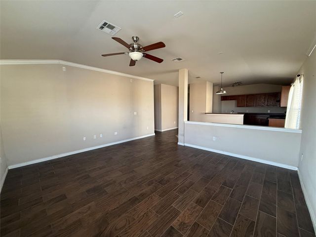 6301 Vida Nueva Ave, Del Valle, TX 78617